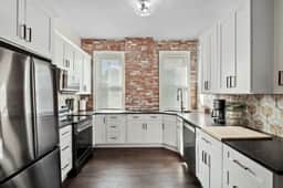 Luxury Living: Grand 7BR/5BA near Everything - Image 5