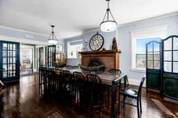 Ten6Teen · Grand Mansion: 6BR, 5.5BA Near Top KC Attractions - Image 3
