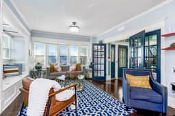 Ten6Teen · Grand Mansion: 6BR, 5.5BA Near Top KC Attractions - Image 2