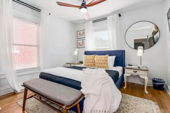 BEH · Spacious 4BR Near Plaza & Westport | Ideal for Groups & Gatherings - Image 5