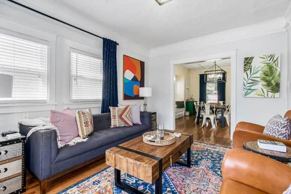 BEH · Spacious 4BR Near Plaza & Westport | Ideal for Groups & Gatherings - Image 2