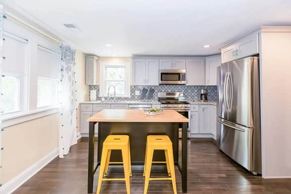 Forest Avenue Flat (2nd Floor Apt): 2BR with Private Baths | 30+ Day Stays - Image 3