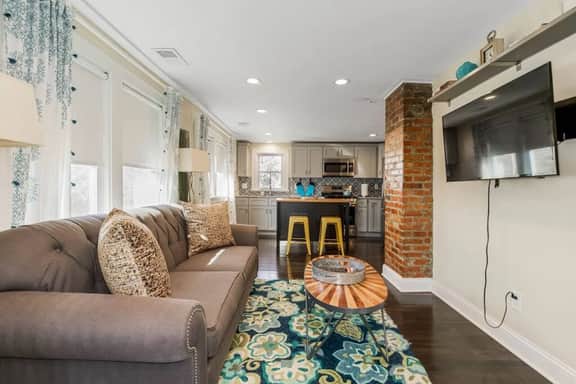 Forest Avenue Flat (2nd Floor Apt): 2BR with Private Baths | 30+ Day Stays - Image 2