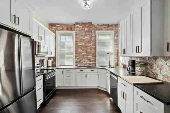 Luxury Living: Grand 7BR/5BA near Everything - Image 5