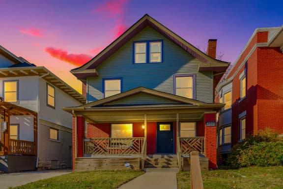 BEH · Spacious 4BR Near Plaza & Westport | Ideal for Groups & Gatherings - Image 1