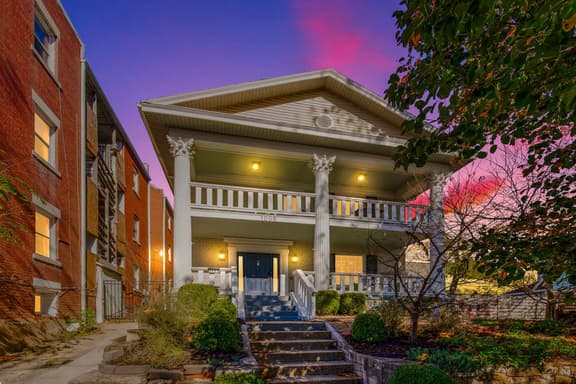 BWH · Chic 4BR 3BA Historic Home Near Country Club Plaza - Image 1